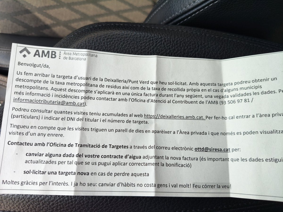 ColauRos's tweet photo. Avui, tot cofoi, he anat a estrenar la meva targeta Punt Verd a la deixalleria de @santjustcat, una targeta que cal obtenir al web de l'Àrea Metropolitana de Barcelona on et demanen, entre d'altres, el codi de contracte/pòlissa que tens amb l'empresa subministradora d'aigua (1) https://t.co/PTTCgcNiMf