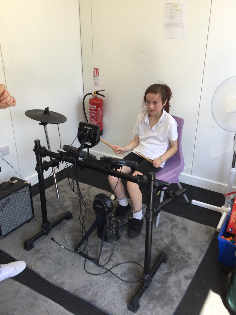 park_pru's tweet photo. Respect goes to Danny @CitySoundStudi0 and the pupils yesterday for their resilience in the heat and being ready to learn in their music lessons! @exceedacademies https://t.co/sksEjNjlo4