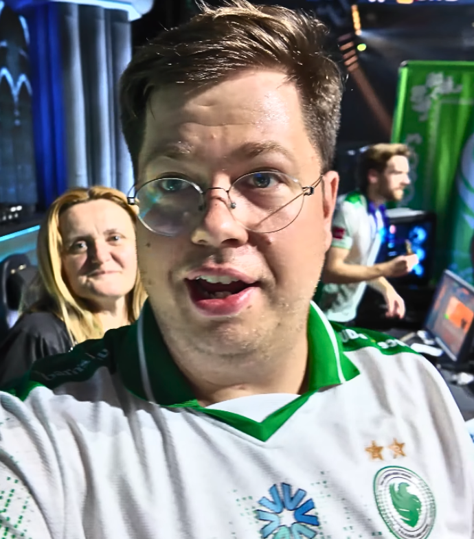 Ozzny_CS2's tweet photo. TeSeS to karrigan right after they won the Cologne Major 😭

"It's insane. It's typical of you... fuc*ing bullsh!t, karrigan BS... we win the Major after 60 days, wtf, wtf... that is BS." https://t.co/wkAeYvRBez