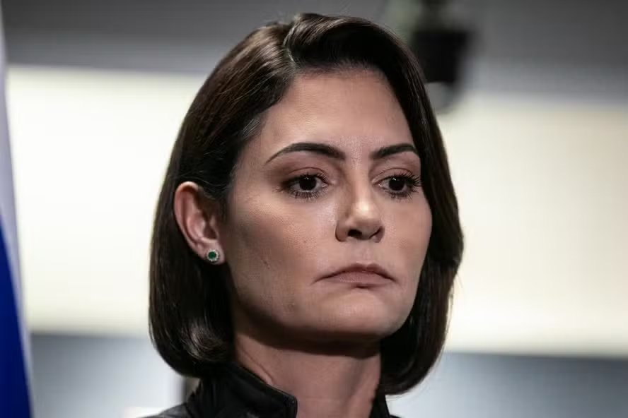 PoliticaSa70367's tweet photo. NÃO  VOTEM  EM BOST💩  EM  2026 https://t.co/yLIScVipV5