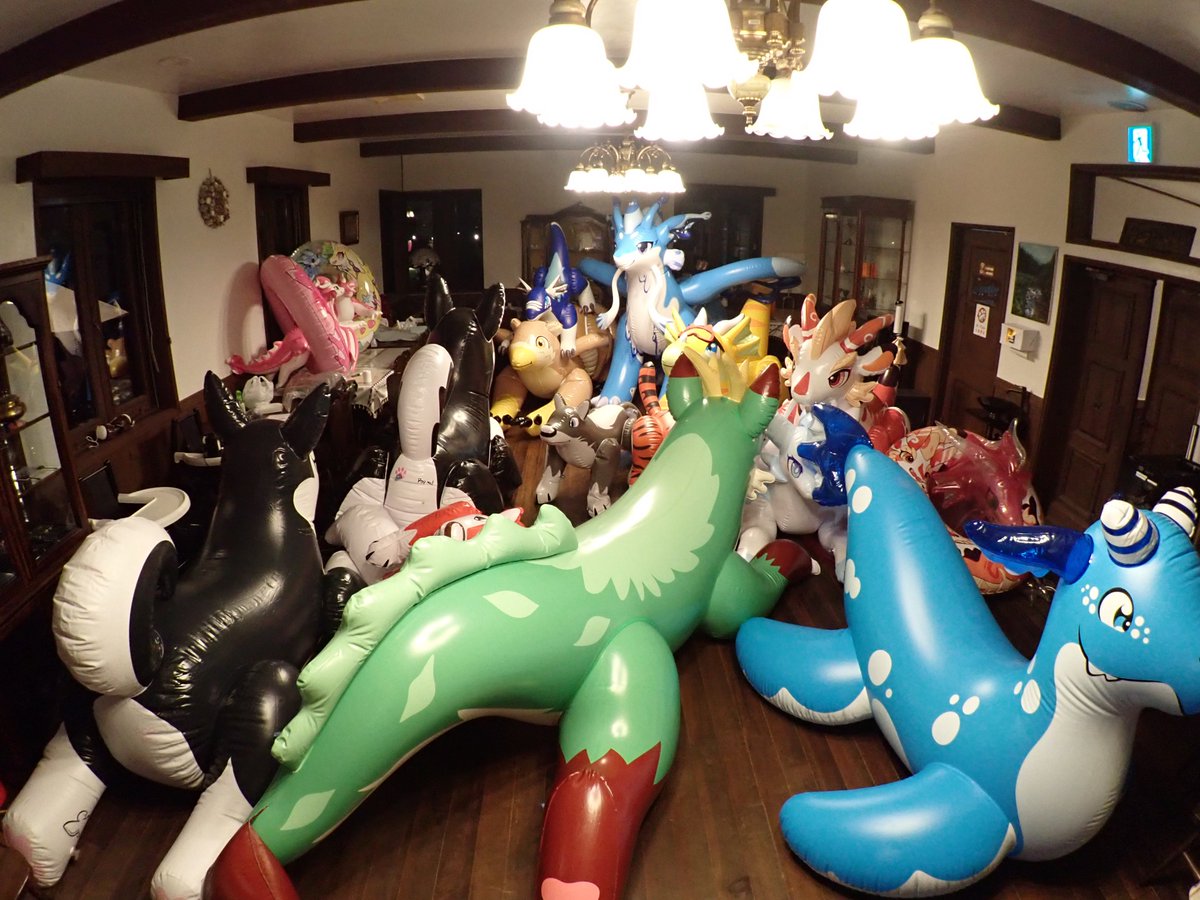 FernHanpen's tweet photo. #squeakysaturday https://t.co/MOSSItgcXZ