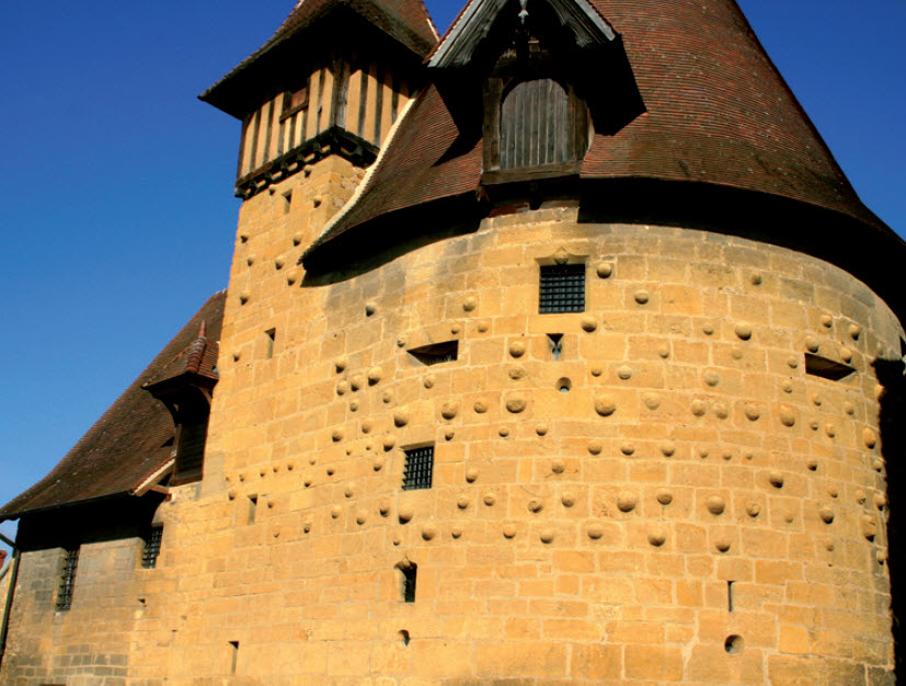 history_rev's tweet photo. The Mill Tower of Marcigny, located in the southwest of the Saône-et-Loire department, France 🇫🇷. It is said to have been built between 1409 and 1419. https://t.co/TAMNZT8cyZ