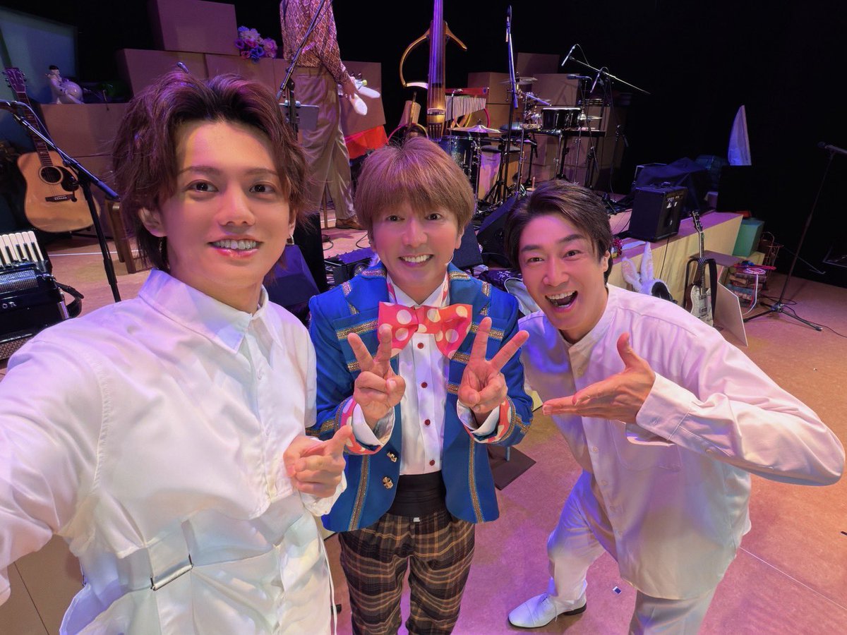 esunesun's tweet photo. 時速246『音楽朗読劇ラビトン』の思い出😀✨
明日の6月28日(日)まで紀伊國屋ホールで上演中です✨
僕は26日のみの出演でしたが本当に本当に楽しかった‼️😆
成くんワールド最高✨
ご来場の皆様、応援してくださった皆様、ありがとうございました✨

#ラビトン https://t.co/v0aN4X13rT