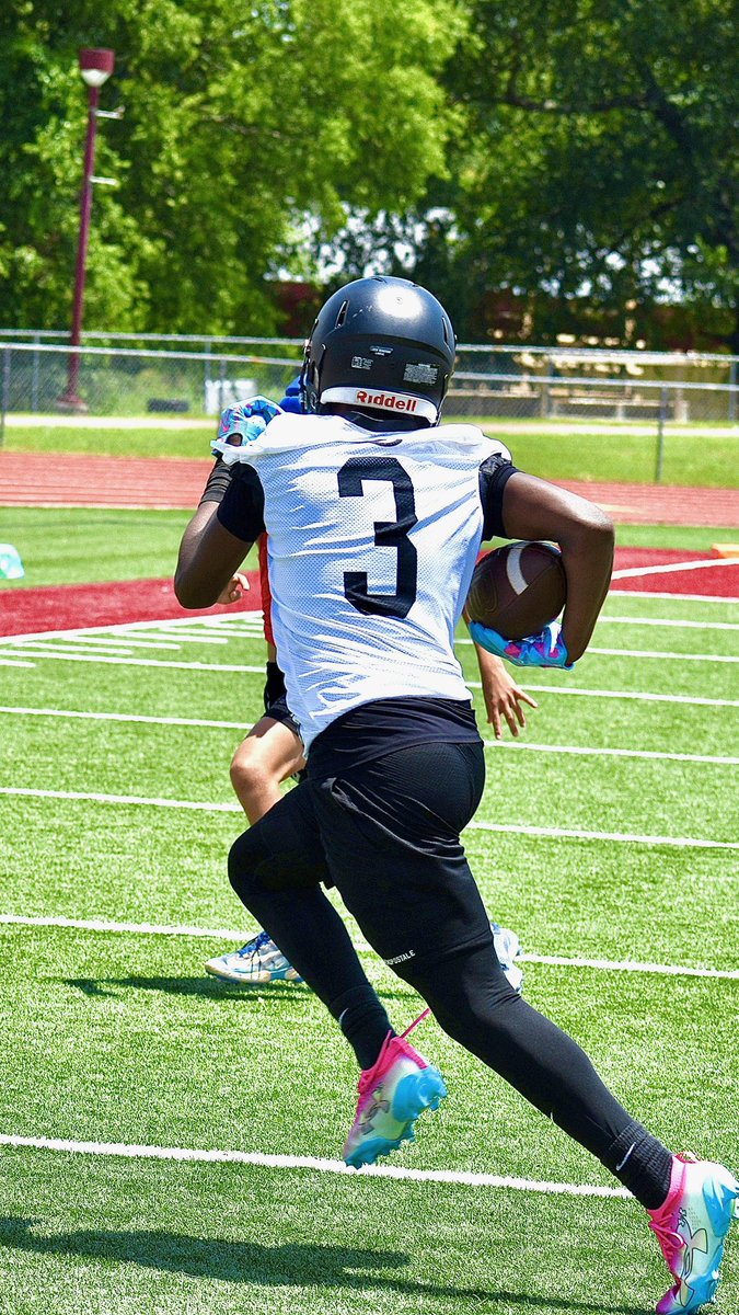 CarterXHogsett4's tweet photo. Rutherford county annual 7v7
17 tds ,5 interceptions,and 3pbus on the day https://t.co/fg0gunXp7A