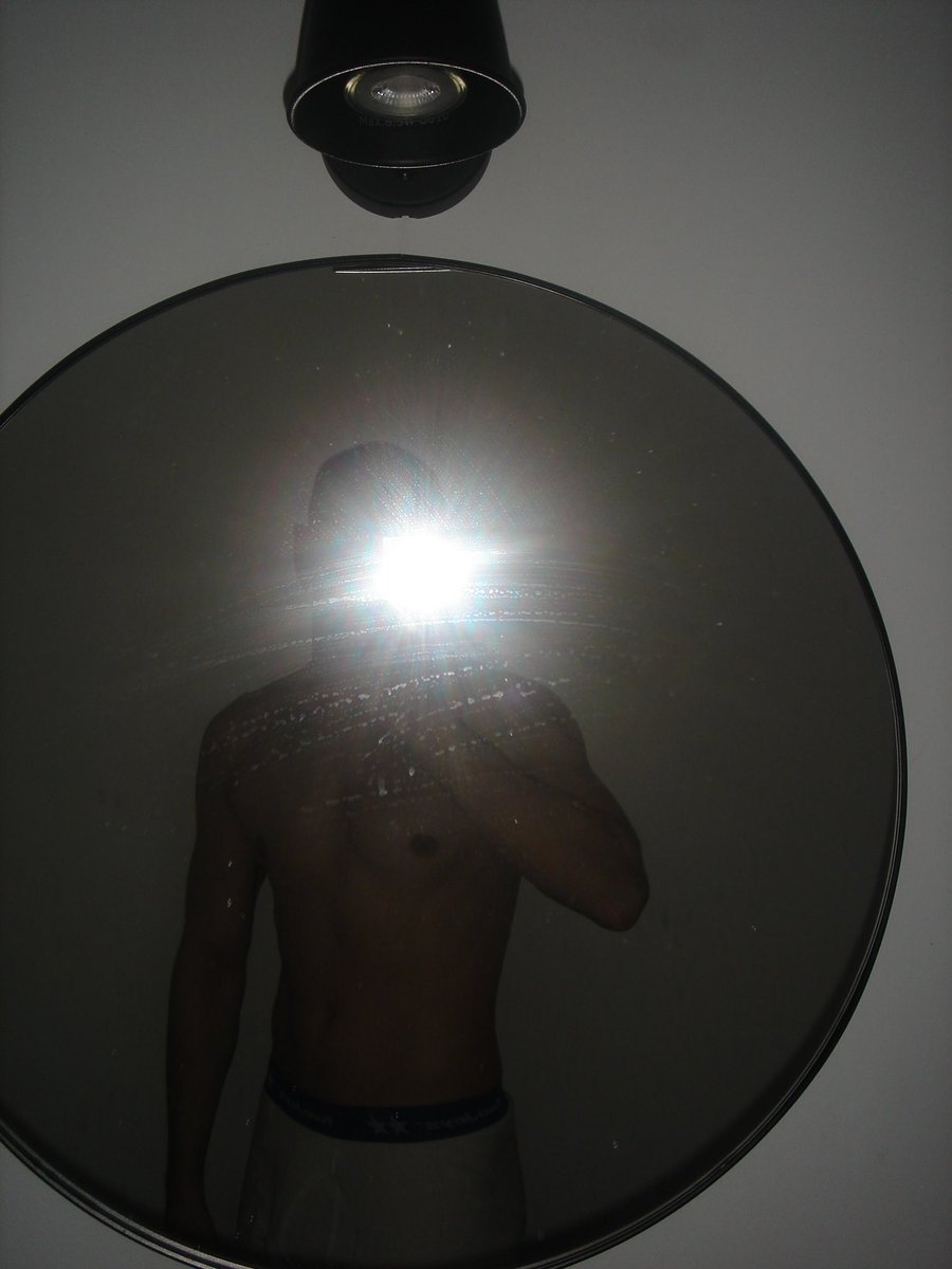 moonboychik's tweet photo. Купил старую sony cybershot - ну че тренды https://t.co/2RvsfJVURi