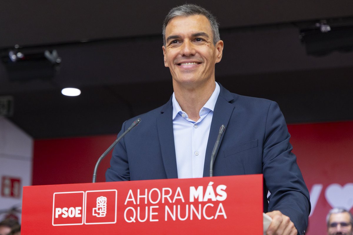 salvadorilla's tweet photo. 🌹 Me siento orgulloso de ser socialista.

Frente al ruido, el odio y la desinformación, verdad, lealtad e integridad. Todo mi apoyo a @sanchezcastejon y al proyecto socialista para seguir generando prosperidad compartida, convivencia y esperanza.

La pregunta no es cómo no vamos a seguir, sino cómo no vamos a ganar.