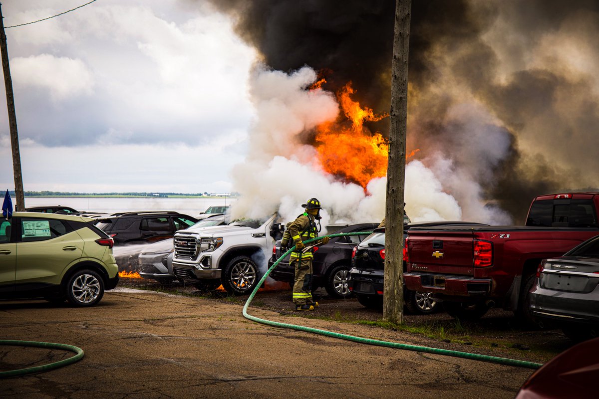 SummersideFire's tweet photo. 📸 Vehicle Fire - Saturday June 27
#SummersideFire https://t.co/axcGaFsKV2