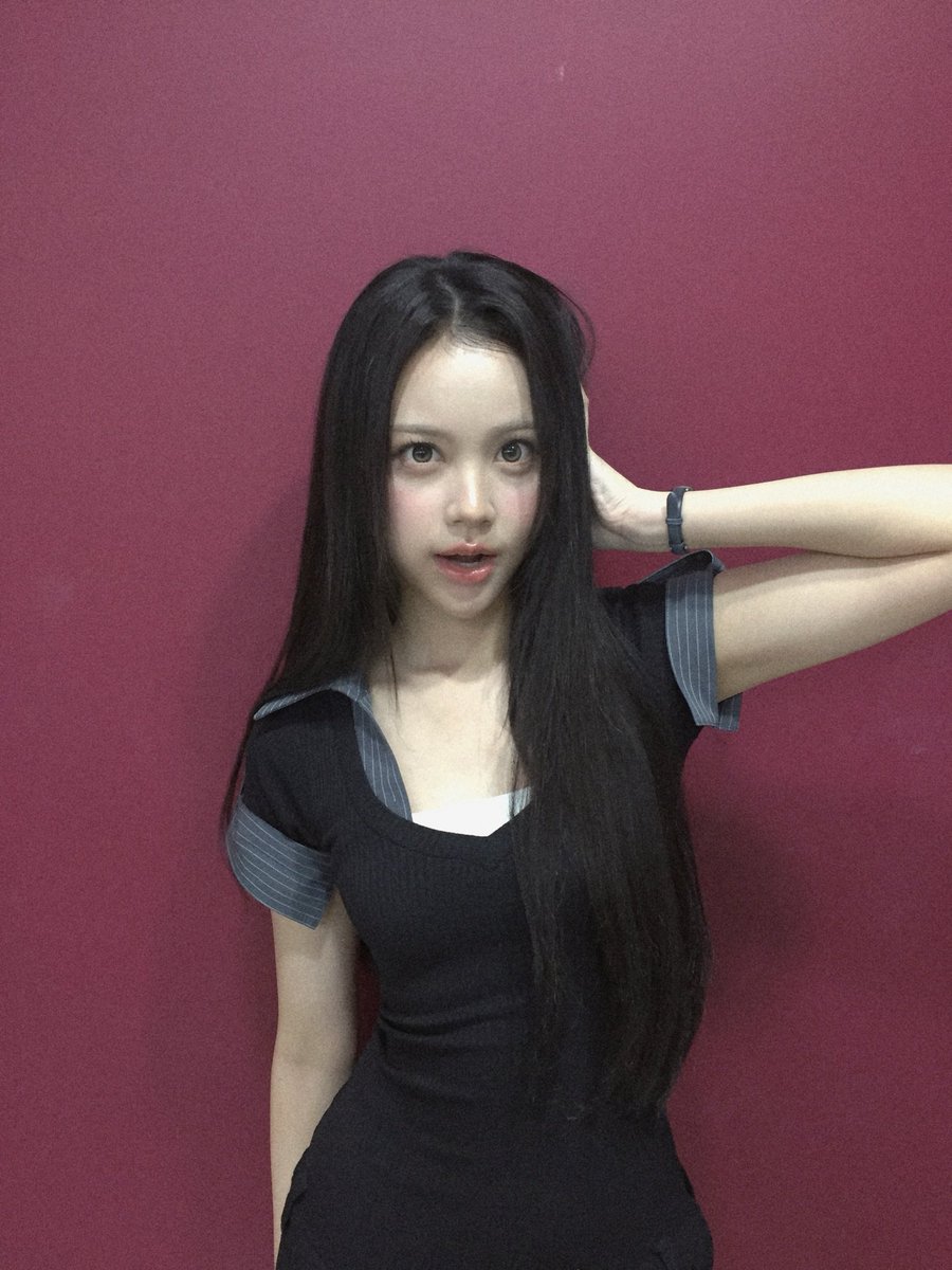 Kiwi_rmen's tweet photo. 너무좋다진짜.. 생머리에 코디까지 거를타선이 없어 https://t.co/oO8Ki03YfV