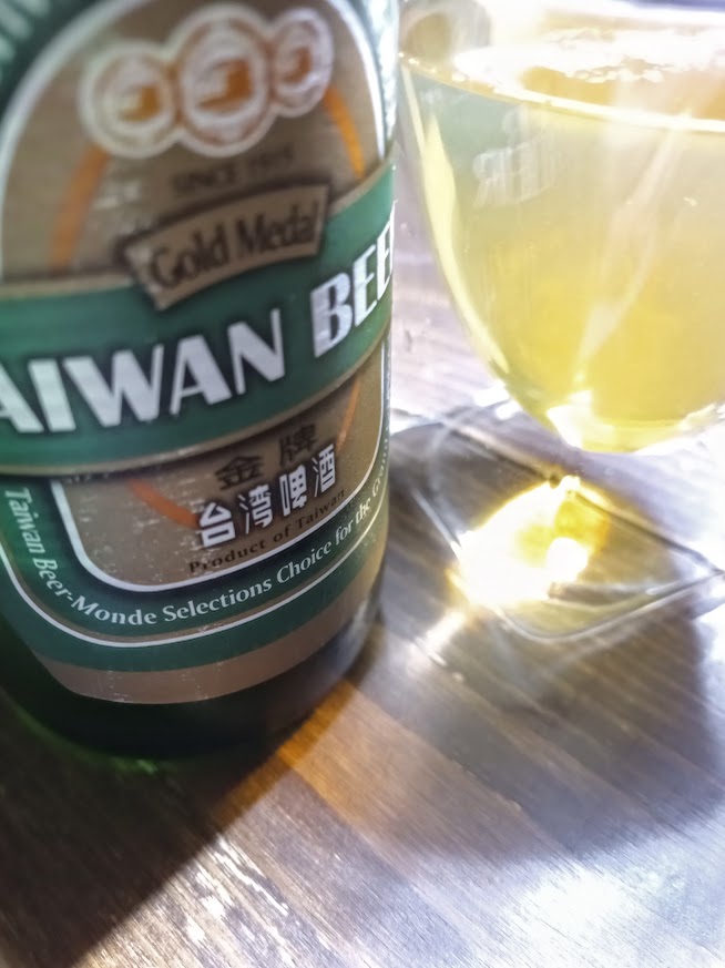 padawanrogueone's tweet photo. さて。
初体験なので不慣れな味。
この味を美味いと感じるには
時間が必要かも。 https://t.co/yQf0gJkqvX