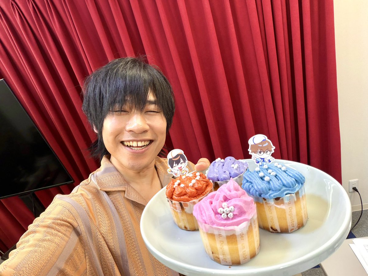 zurixzuri's tweet photo. #atomic7 〜69th〜ありがとうございましたー‼️
✨🤗😁☺️😌✨
いやぁめっちゃ懐かしい話できたー‼️
✨☝️😆✨
懐かしいCMなんてなんぼも出てくるわー‼️
✨😁👍📺✨
結構テレビっ子やったんかなぁ…⁉️
✨📺👦✨
お菓子日本代表選抜も楽しかったー‼️
✨⚽️🍫😄🍪🇯🇵✨
絶妙なバランスのチームができましたね‼️
✨🥔🤝😆✨
#メイミーケーキ もよろしくー‼️
✨🧡🤗🎂☺️💙✨
次回は7/25(土)‼️お楽しみにー‼️
✨🤗😁☺️😌💨✨