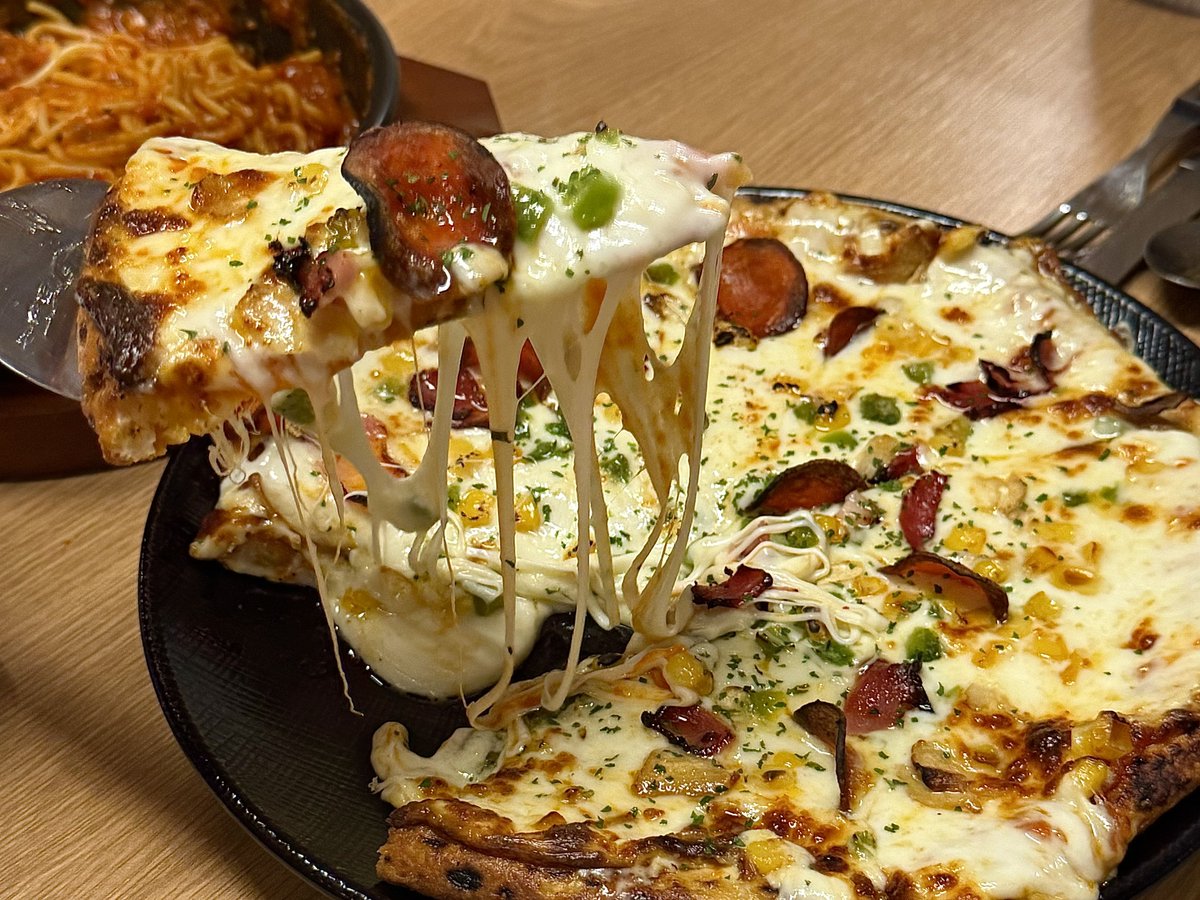 bbungeopang's tweet photo. 피자 🤤 https://t.co/XGZPNcbYMC
