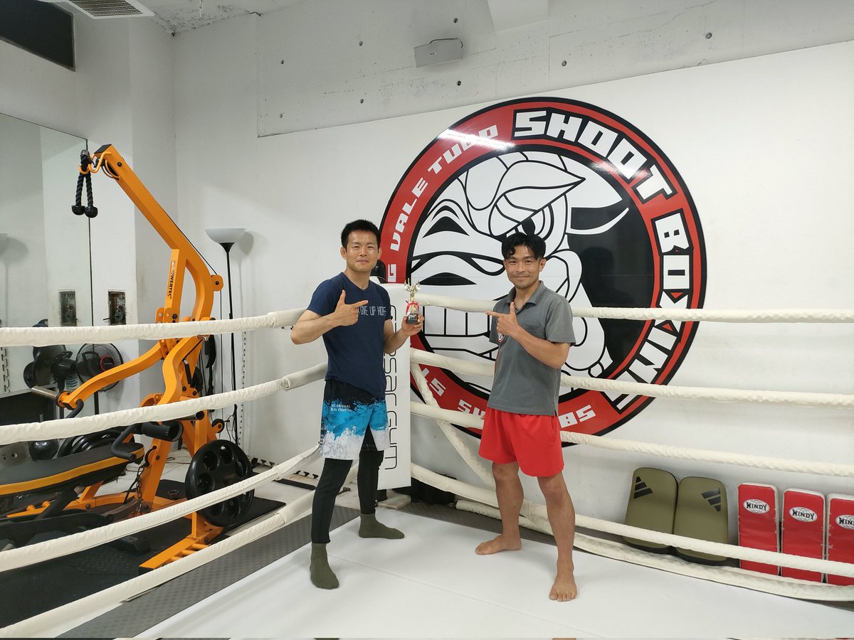 TYvalueinmylife's tweet photo. 試合後はジムで動画観て試合分析。次戦は更にパワーアップしてケージに戻ります✊🔥
#FightingNexus
#試合
#プロ https://t.co/5RfhJtzRXD