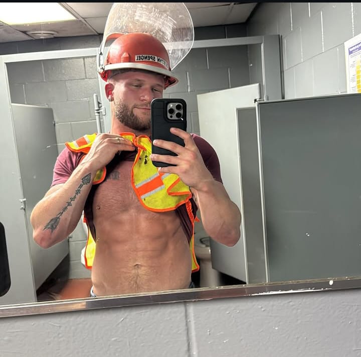 camar41844's tweet photo. Your sexy contractor https://t.co/ISzJXGPWDe