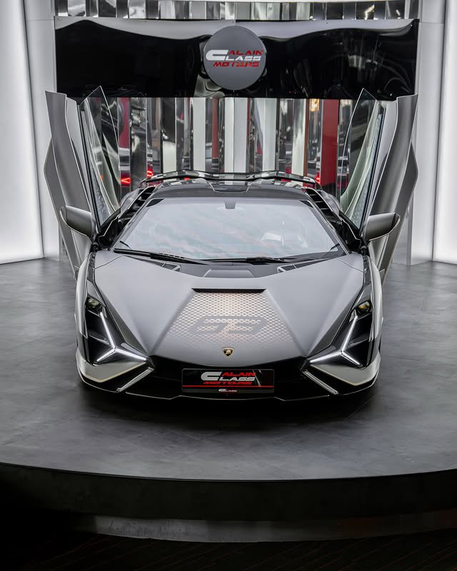 competitionreal's tweet photo. Lamborghini Sian 🔥 https://t.co/fAYtyQvfzc
