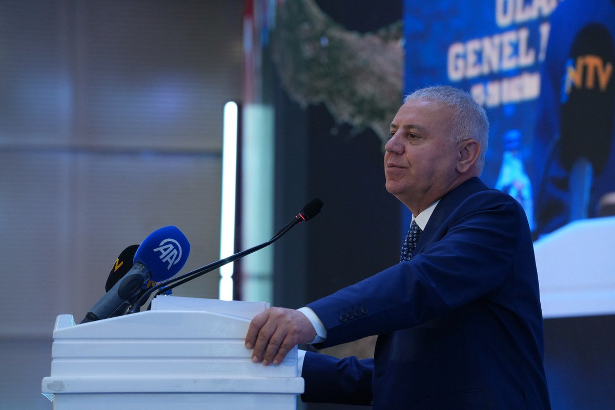 sonertufanoglu's tweet photo. 21. Olağan Genel kurulla tekrardan Koop-İş Genel Başkanlığı görevine seçilen Eyüp Alemdar Abimi tebrik ediyor, başarı dolu yıllar diliyorum.
@alemdareyup 
@KOOPISSENDIKASI https://t.co/VwmUUHUF6w