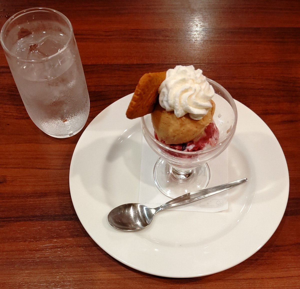 hirumen7's tweet photo. コインランドリーの合間に銭湯へ。
トンテキにパーコーにハンバーグ……
考えられるだけのトッピングを添えてみた。
好みはパーコーかな。
肉が軟らかい。
半熟たまごはもはやデフォなので、省略。
更にうどんを足し、締めにアイス。
我ながら良く食べた(げふっ
今日はこれで https://t.co/4cGSvfGpv0