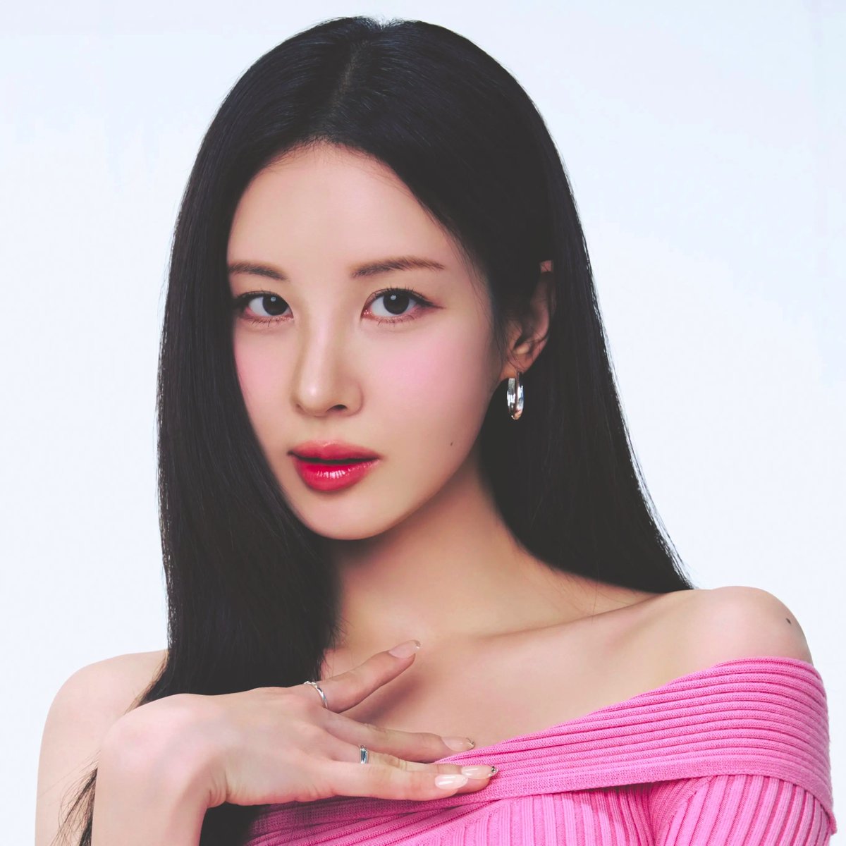 TOP100KPOP's tweet photo. Happy 35th birthday to Seohyun of Girls’ Generation! 🥳🎉 https://t.co/w1NvV7E186
