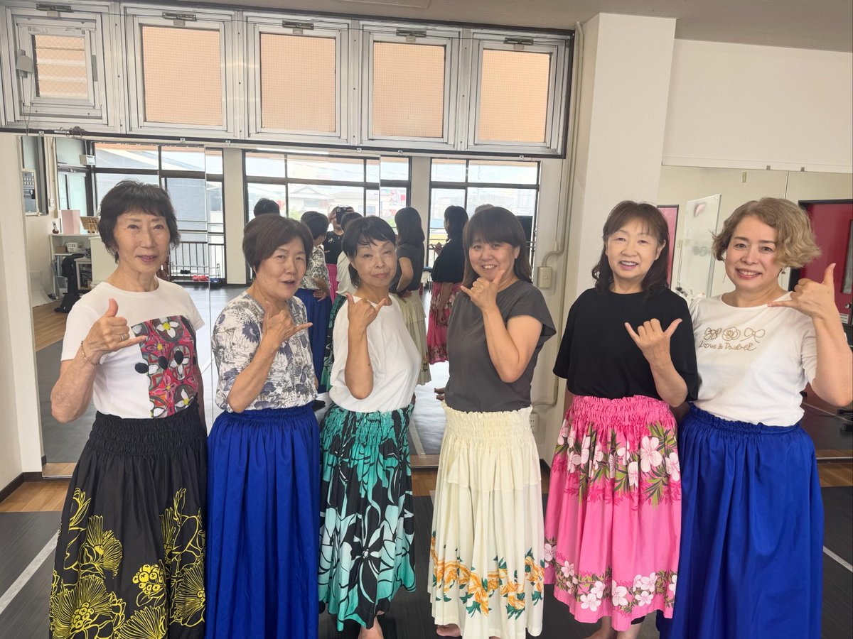 AsSTUDIO202105's tweet photo. 🌺フィットネスフラ🌺

癒しのハワイアンミュージックに合わせて、楽しく身体を動かしませんか？

✨初心者大歓迎 ✨振りを覚えなくてもOK ✨自分のペースで参加OK

健康な身体で、いつまでも踊れる喜びを💕 お気軽に遊びに来て下さい😊

#フィットネスフラ #フラ #フラダンス #沼津 #アズスタジオ https://t.co/rHjkeMQTld