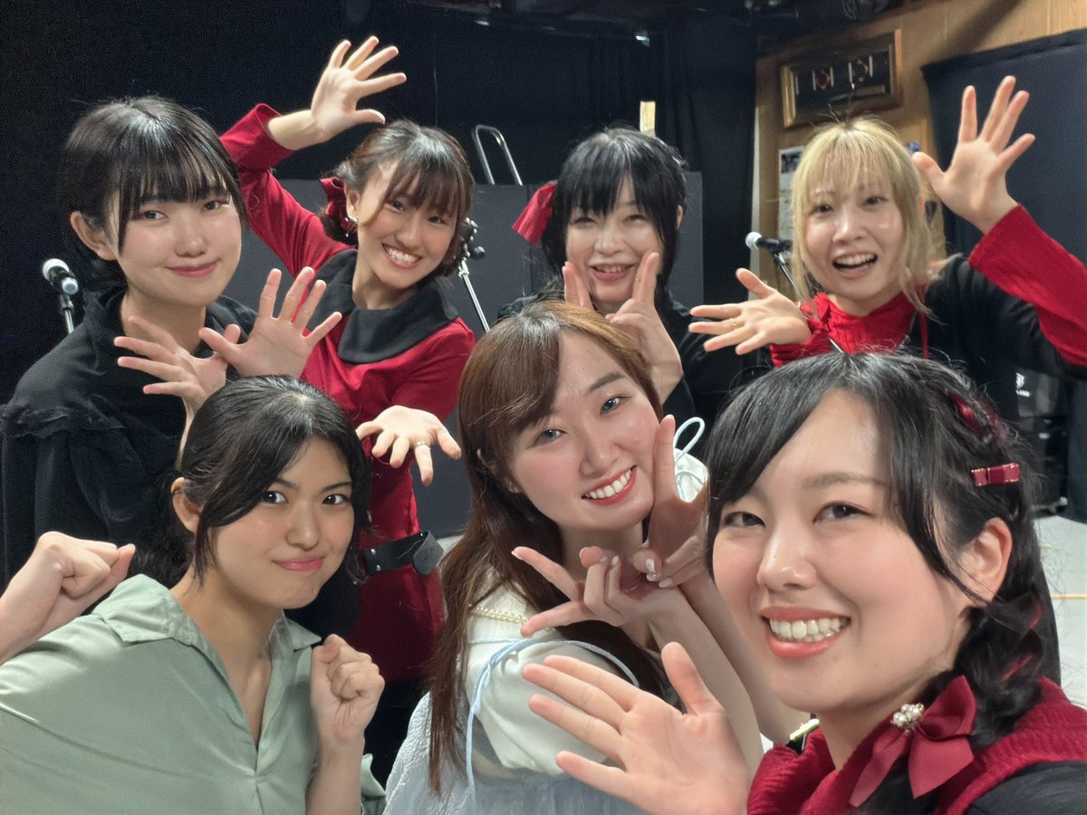 enj_038's tweet photo. 本日も稽古！
キャストの絆がどんどん深まっていくのを実感しています。
沢山沢山こだわっている朗読劇なので沢山の人に届けられたら嬉しいです🌹

チケット🎫
https://t.co/CzJV8HugDH

 #私とアリス2026 https://t.co/QxTagFlUGs