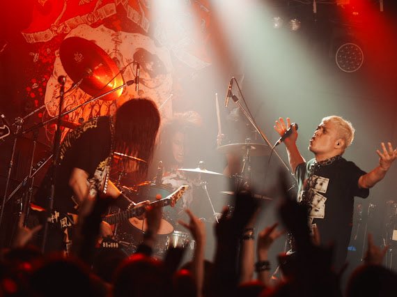 tetsukanmuri's tweet photo. SEX冠名古屋RADHALL 
DAY1終了！！！
燃えに燃えた。
感想はまた後ほど！！
#SEX冠
#SEXMACHINEGUNS
#THE冠

写真
@Tsujimoto_FbF https://t.co/S640PJ0AKi