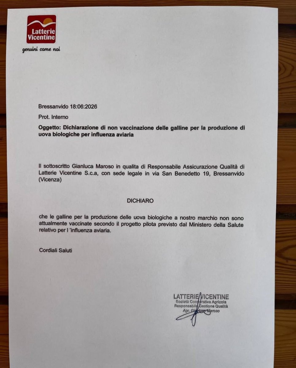 Stefano_Re's tweet photo. Per tutti coloro che sono interessati a trovare uova biologiche provenienti da allevamenti SENZA vaccini  sperimentali contro l'influenza aviaria, il marchio #LatterieVicentine lo garantisce. https://t.co/cjHXr5o9cL