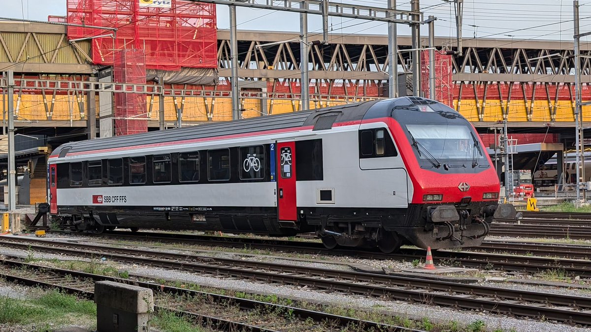 sasanqua60544's tweet photo. 制御客車の”顔”達。
SNCF 🇫🇷
DB 🇩🇪
SBB CFF FFS 🇨🇭
ÖBB 🇦🇹 https://t.co/rtDeMRrDoE