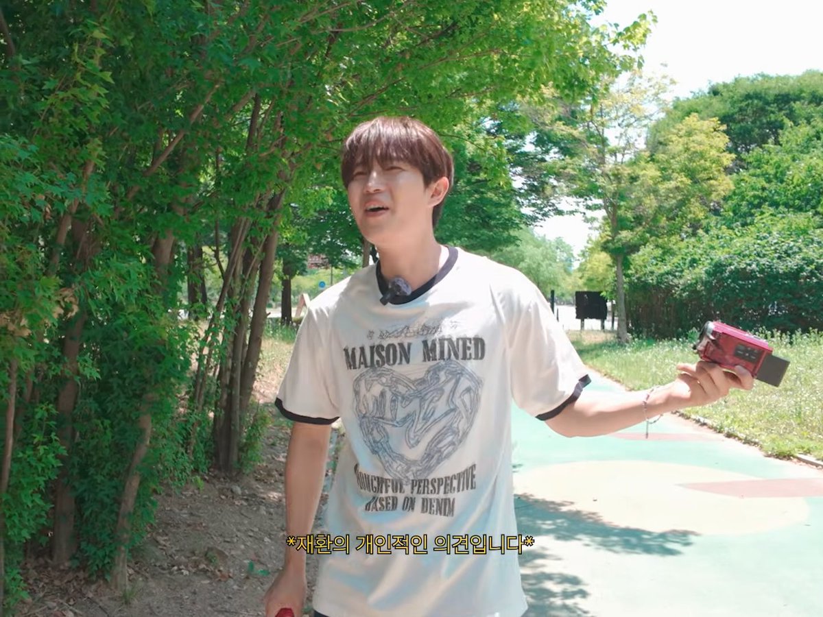 kjh_windpark's tweet photo. Vlog ประจำเดือนนี้ 'คิมแจฮวาน' พาทุกคนเดินสวนพร้อมเก็บขยะรายทาง จะเป็นยังไง บ่น เอ้ย พูดเจื้อยแจ้วขนาดไหน.. มาชมกันเลย! 🚶🏻🌳

➡️ https://t.co/2VdcoMqE5F

@KJH_officialtwt #김재환 #KIMJAEHWAN https://t.co/6qJvzrTMRE