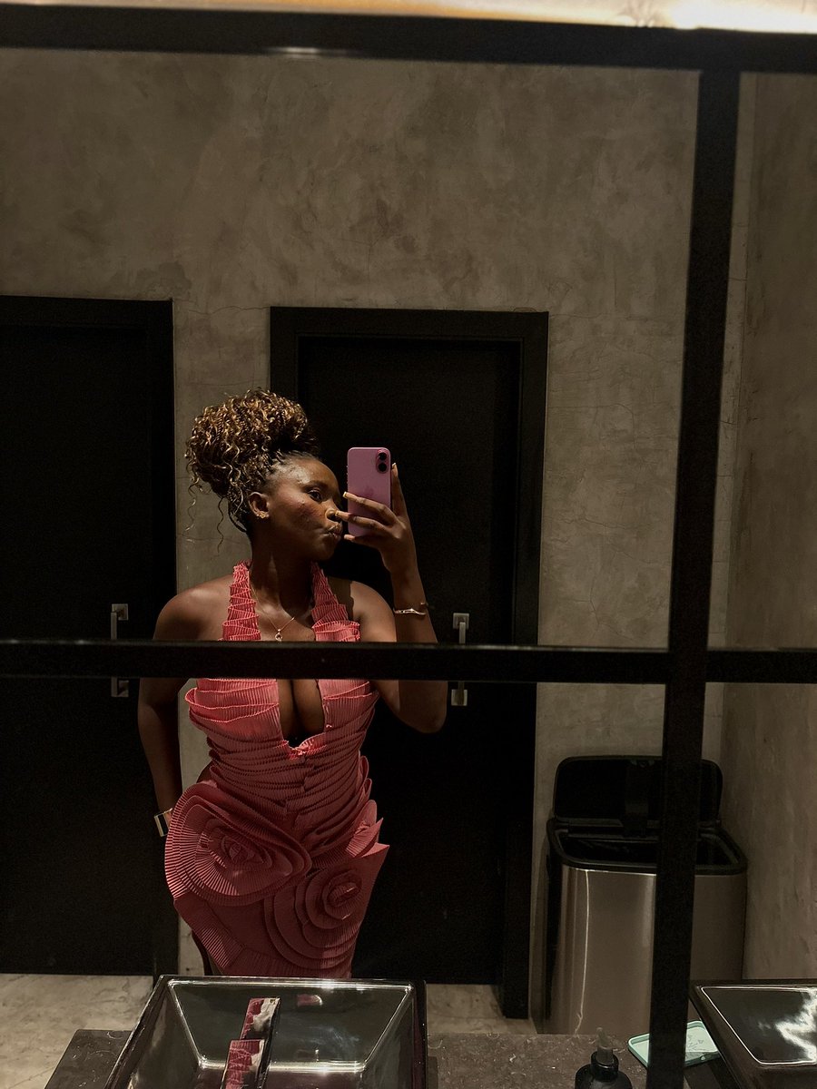 porsha_dd's tweet photo. Date night done right. 🤍"

#Happybirthday 
#datenight https://t.co/aN4cvC4wwz