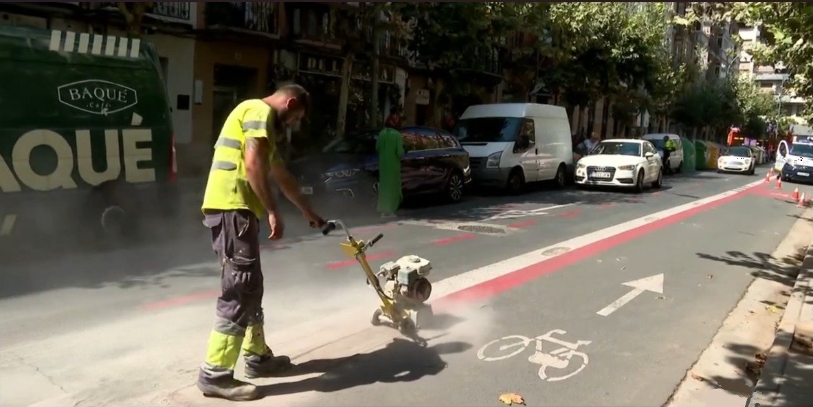 ciudadanabici's tweet photo. @AlejandroCence2 Hay vida más allá de la pizarra torcida de Elon, pero hace años que echamos en falta la proactividad y fiscalización anteriores en @Transportesgob de los desmanes con los proyectos #NextGenEU que gobiernos
de la ola ultra y reaccionaria siguen cometiendo.
@jasantano https://t.co/NGHrDq5Nt5