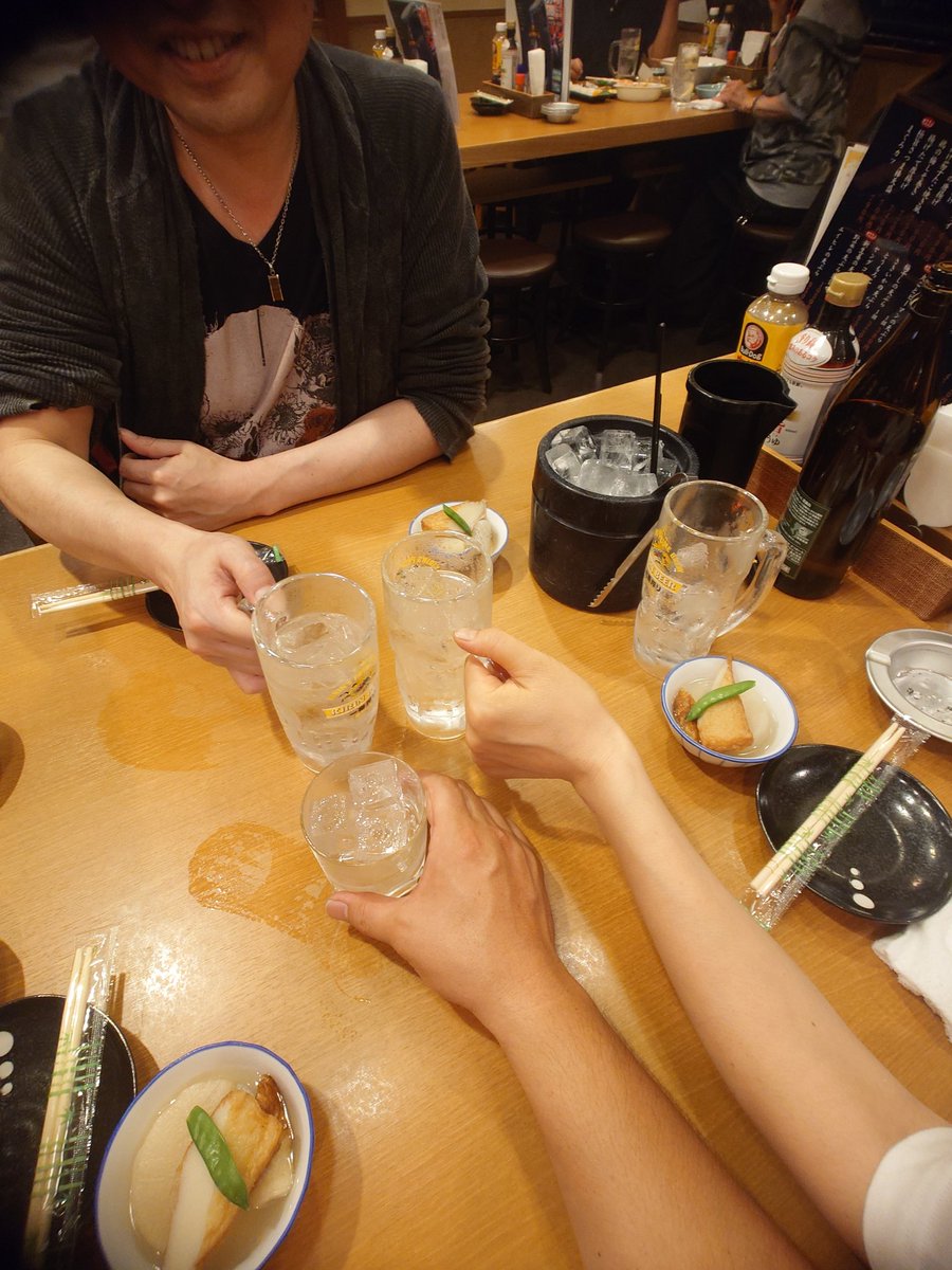 Uya2345's tweet photo. 大会議からのしっぽり2次会
＃おじさんと小娘
＃大会議
＃溝の口 https://t.co/FnaFErq2Vt