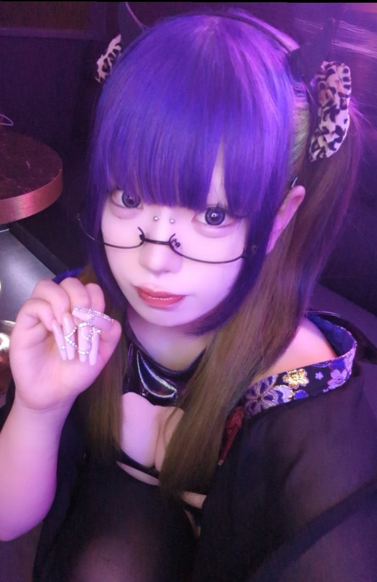 mnyuu_SY's tweet photo. グーが出来ないこのおててが愛しい

#コンカフェ  #自撮り界隈 #自撮り界隈さんと繋がりたい  #ピアス好きな人と繋がりたい #ピアス女子   #地雷系  #派手髪   #シーシャ  #シーシャバー #京都 https://t.co/j1khG1fWQr