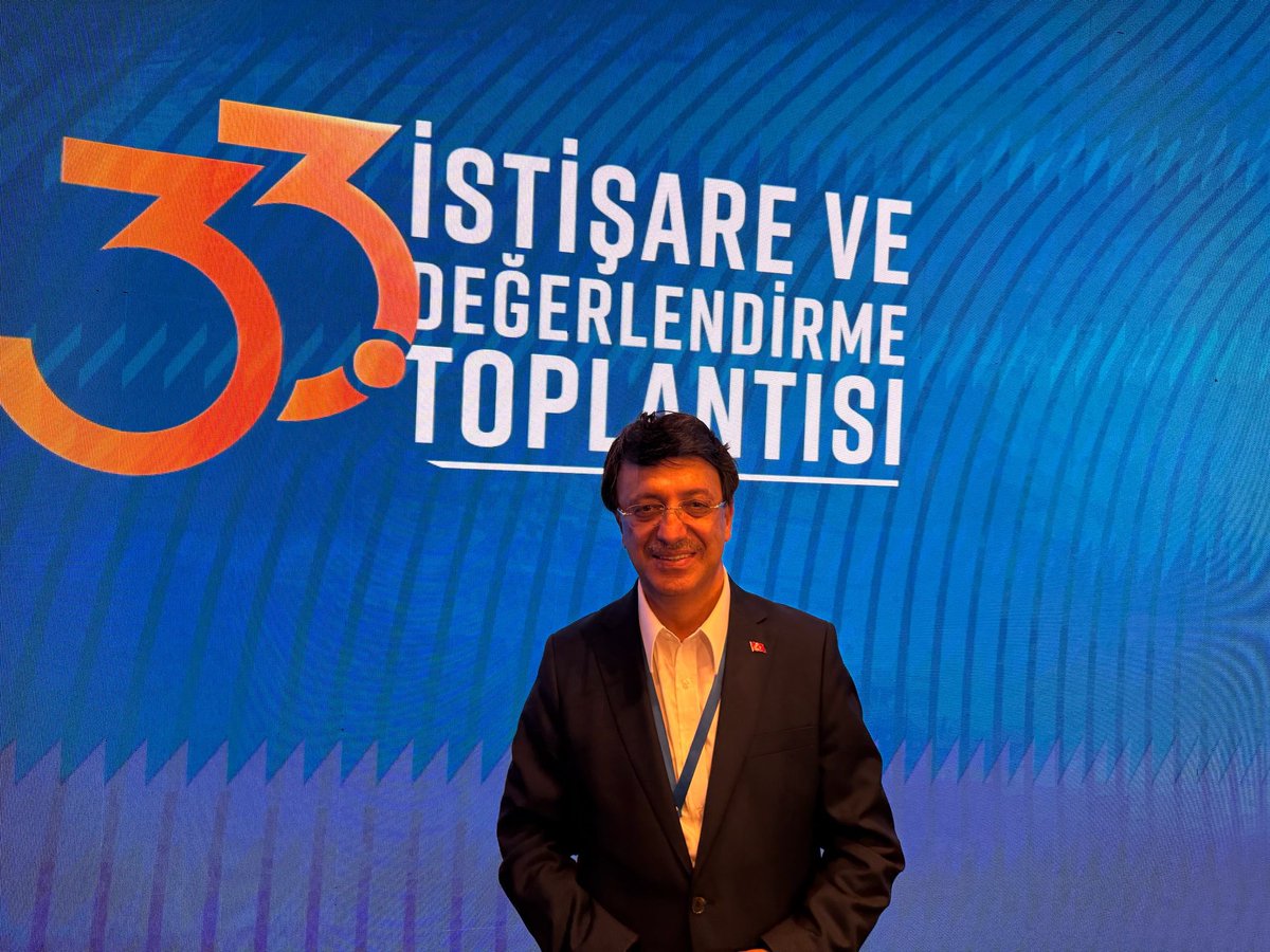 K_Turkmenoglu_V's tweet photo. 📍 Sapanca

AK Parti 33. İstişare ve Değerlendirme Toplantımız için Sapanca’dayız.

Cumhurbaşkanımız Sayın Recep Tayyip Erdoğan’ın liderliğinde; çeyrek asırlık tecrübemizden güç alarak istişare kültürümüzü sürdürüyor, Türkiye Yüzyılı vizyonumuzu daha da ileriye taşıyacak adımları hep birlikte değerlendiriyoruz.

Milletimize hizmet yolunda, birlik ve beraberlik içinde kararlılıkla yürümeye devam ediyoruz. 🇹🇷

#ÇeyrekAsırlıkDestan #TürkiyeYüzyılı #AKParti