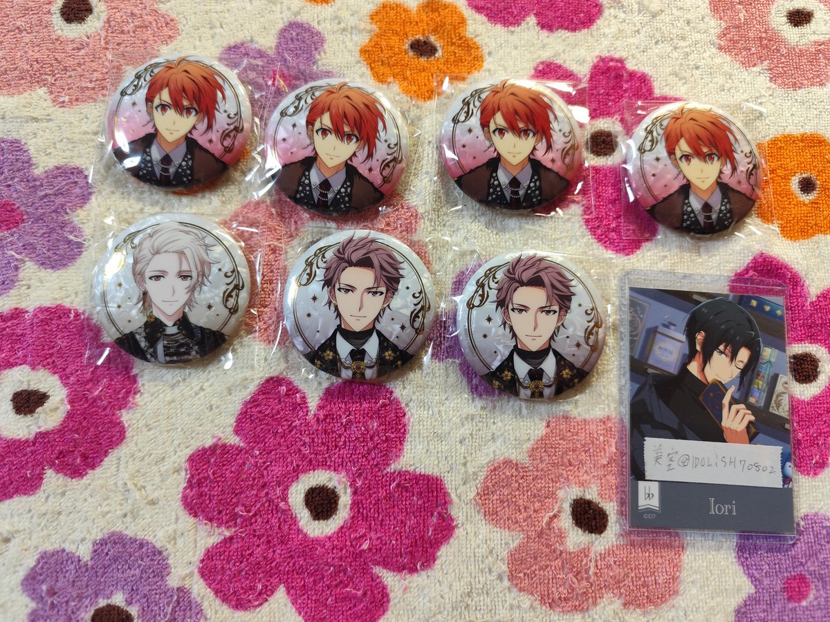 IDOLiSH70802's tweet photo. アイドリッシュセブン アイナナ
EXPO エキスポ 缶バッジ 交換 買取
譲渡

譲→陸くん巳波くん虎於さん

求→一織くんor定価+送料

ゆうちょ銀行振込orPayPay可能
郵送希望です。 https://t.co/2P6KPT3uIP