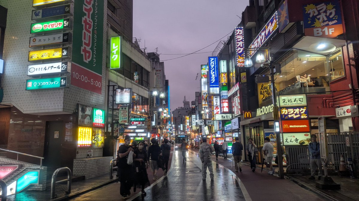 elvisbono's tweet photo. 台風なので仕事早帰りしたらなんか暇を持て余しちゃって吉祥寺に出てアトレをプラプラ神戸屋ベーカリーでアーモンドペストリー買いました。ほんとじっとしてない私(^^) https://t.co/Vxt13vTZeK