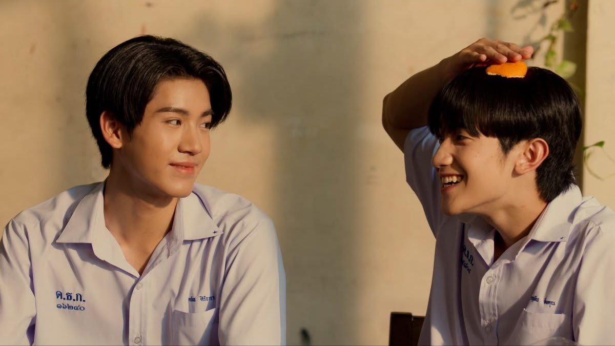 almondbf's tweet photo. everyone deserves to be looked at the way ko song looks at ko neung https://t.co/nHwJX0Kd75
