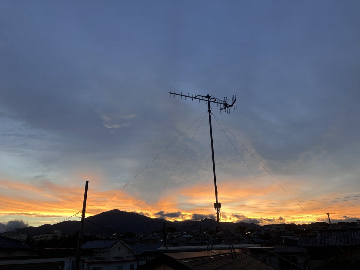 triper_day's tweet photo. 今の丹沢大山、ほんの５分間で様変わり。
美しい。 https://t.co/TRDZZj769x