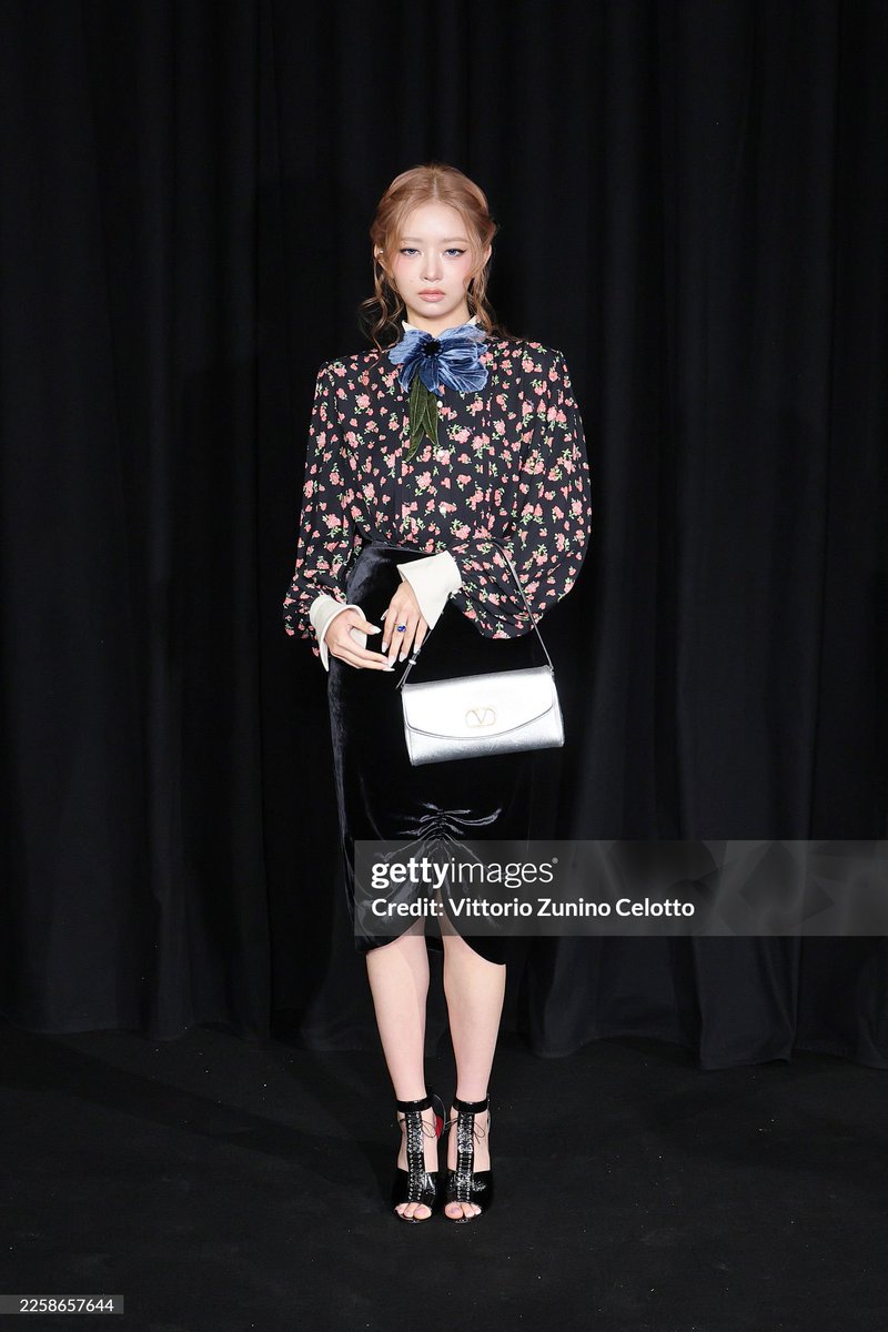 FORSUNREIS's tweet photo. rei on getty images vs on instagram https://t.co/ZWYxHjJ3pY