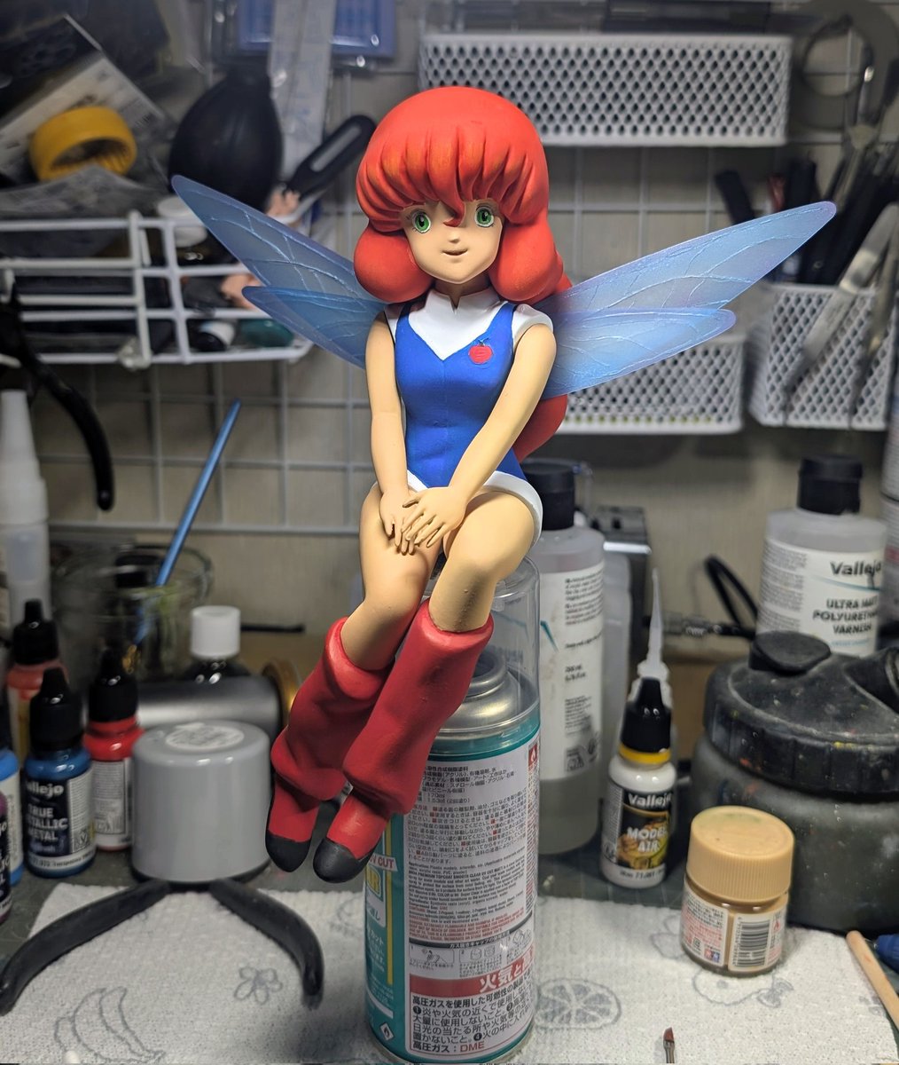CoffeeUdo's tweet photo. ＃エルガイム
＃旧キット
リリス。そこどいてくれないかな。プラモ作れないよ😅
「何言ってんの❗️やらせないよ❗️」
と言われそう😅
リリス・ファウなんか完成しました。ヴィネットにできるように飾り台作ってあげようと思います👍 https://t.co/bg59dmx4mI