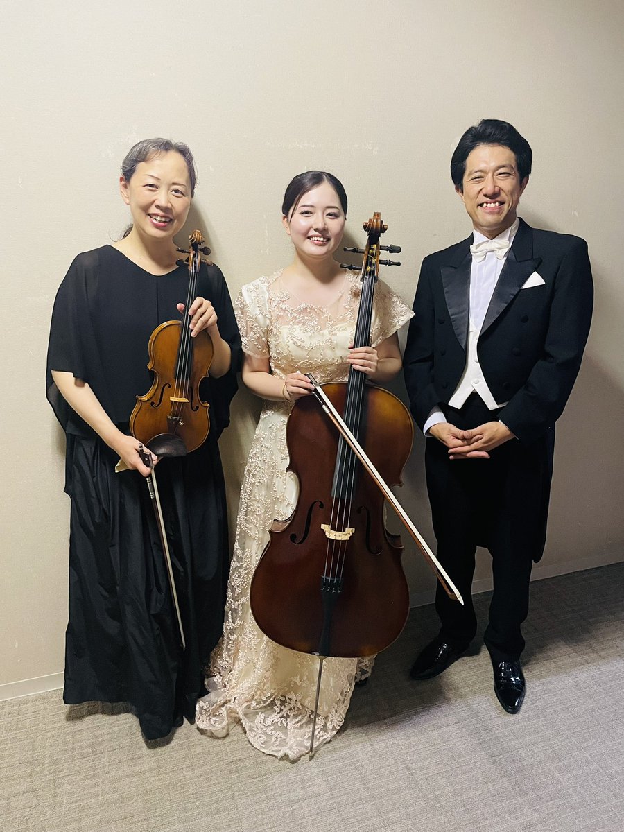 ohorchestra's tweet photo. 【第68回定期演奏会】
無事に終演いたしました😌
お足元の悪いなか、ご来場いただきましたお客様
沢山の暖かい拍手を、ありがとうございました。

指揮の粟辻さん、ソリストの田中睦さん、コンサートマスターの写真を📷

#オペ管 https://t.co/MeSRERmZSN