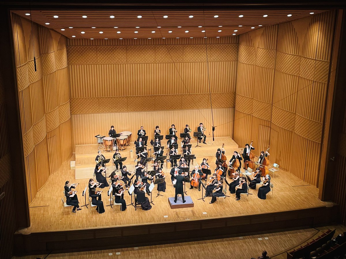 ohorchestra's tweet photo. 【第68回定期演奏会】
無事に終演いたしました😌
お足元の悪いなか、ご来場いただきましたお客様
沢山の暖かい拍手を、ありがとうございました。

指揮の粟辻さん、ソリストの田中睦さん、コンサートマスターの写真を📷

#オペ管 https://t.co/MeSRERmZSN