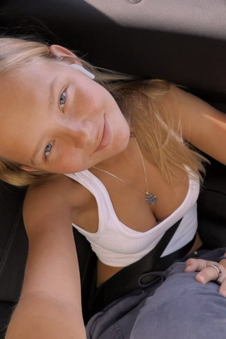 Emilida0's tweet photo. bin ich noch attraktiv genug mit 18 ?? 🤠 https://t.co/X48FqfGCO3
