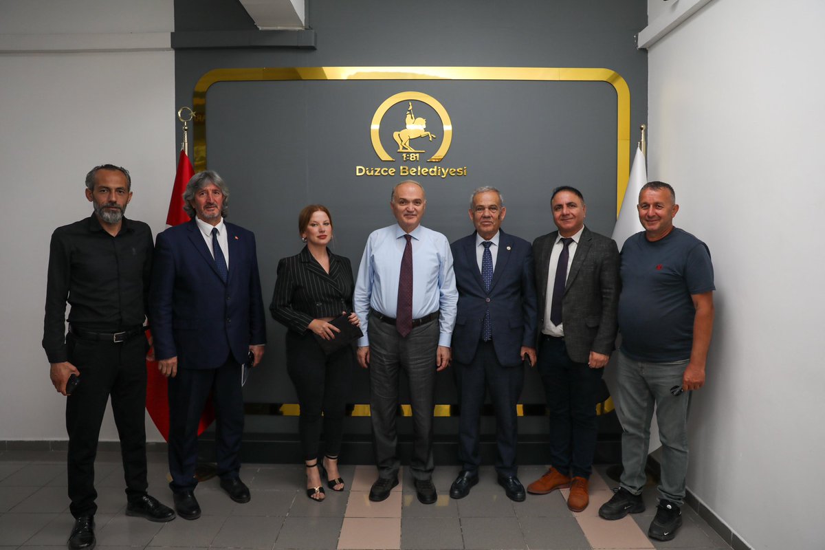 Dr_Faruk_Ozlu's tweet photo. Türkiye Gazeteciler Federasyonu Genel Başkanı Sayın Yılmaz Karaca, Genel Başkan Yardımcısı Sayın Levent Altun, Zonguldak Gazeteciler Cemiyeti Başkanı Sayın Derya Akbıyık ve Düzce Gazeteciler Cemiyeti Başkanı Sayın Sibel Kabasakal’ın ziyaretlerinden memnuniyet duydum. 

Değerli basın mensuplarımıza ve federasyon yönetimine nazik ziyaretleri, samimi sohbetleri ve Düzce’ye verdikleri kıymet için teşekkür ediyorum. @tgftr