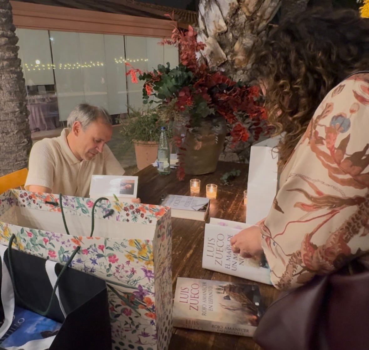 luiszueco's tweet photo. En Elche, cena gastronómico-literaria en el Hotel Port Jardín Milenio organizada por la librería Ali i Truc https://t.co/RAVTV1fdrZ