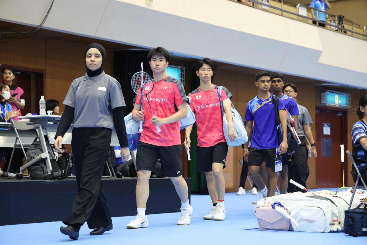 shuttlersnews's tweet photo. 太鼓、叩いてません（笑）。第1セットは、女子単の渡邉柚乃がリードを広げて快勝だった。
https://t.co/eX6W0cHuUv https://t.co/FwJ9eBLWlp