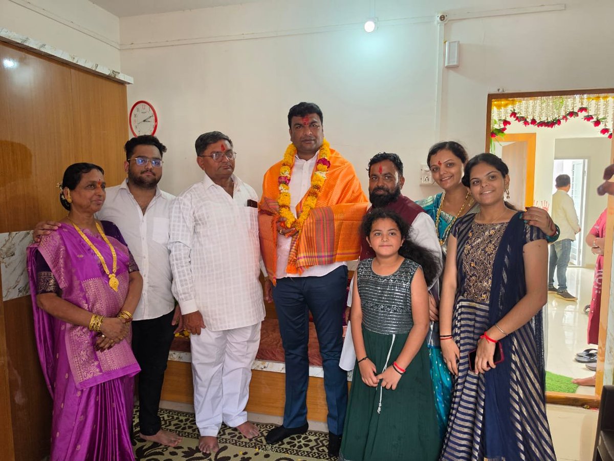 Vilas_Bhumare's tweet photo. पैठण येथे आज श्री. बद्रीनाथ खंडागळे यांच्या नवीन घराच्या वास्तुशांती समारंभास उपस्थित राहिलो.

याप्रसंगी नवीन घरासाठी मनःपूर्वक शुभेच्छा दिल्या. https://t.co/Z6GknJwYpq
