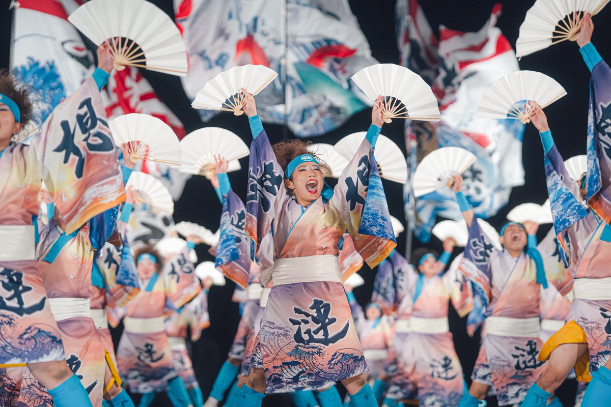EiichiYoshioka's tweet photo. 35回目を迎えた札幌・YOSAKOIソーラン祭り。一つの場所に「想い」と「人」が結集し、たくさんの笑顔と感動に溢れていました。今年も熱気に包まれた5日間を厳選した120枚の写真と共に振り返ります。

▶︎ Journal｜札幌の熱気の中へ。YOSAKOIソーラン祭り
https://t.co/Ub5EQYkyyp https://t.co/uEvgflLEF6
