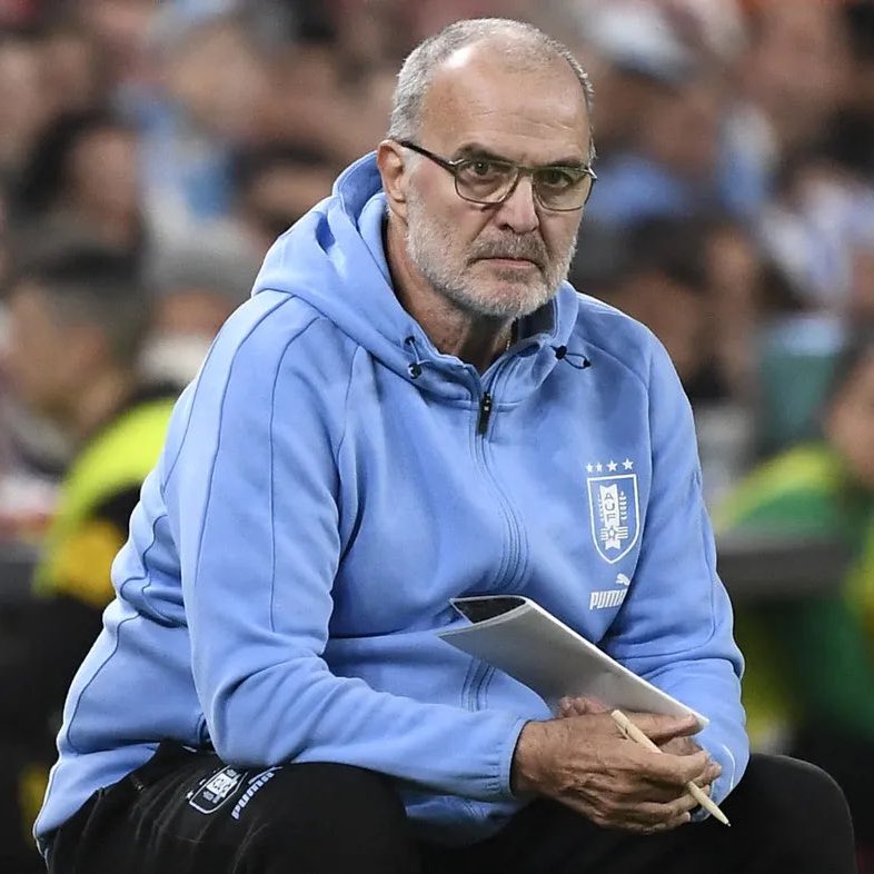 CalcioTurkey's tweet photo. Marcelo Bielsa, futbolun en abartılan teknik direktörü olabilir mi? https://t.co/06c7DrkL5X