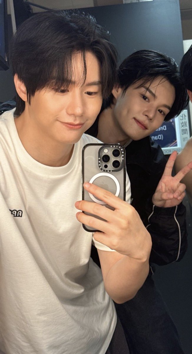 AliceSikie's tweet photo. 💙 Safe place 💛

#강승식 #승식 #KANGSEUNGSIK #SEUNGSIK @gyangseungsik #임세준 #세준 #SEJUN #LIMSEJUN #빅톤 https://t.co/PCJ6PXVG0r