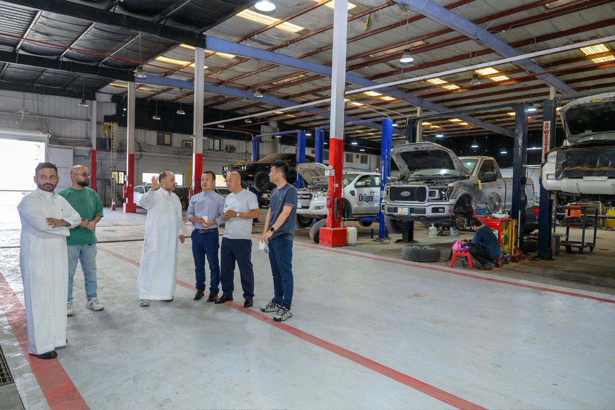 SAHAMCompany's tweet photo. تشرفنا بعقد اجتماع مثمر مع شركة Shuntong الصينية، لبحث آفاق التعاون المشترك في قطاع السيارات، بما يشمل نقل المعرفة، وتبادل الخبرات، والاستفادة من أفضل الممارسات العالمية.

في #سهم_للسيارات نؤمن بأن الشراكات الإستراتيجية هي أساس التطور والابتكار، ونتطلع إلى بناء تعاون ينعكس إيجابًا على جودة خدماتنا ويقدم قيمة أكبر لعملائنا.

القادم بإذن الله أفضل. 🚗🤝🇸🇦🇨🇳

#سهم_للسيارات #الدمام #صيانة_السيارات #شراكات_استراتيجية #نقل_المعرفة #السيارات