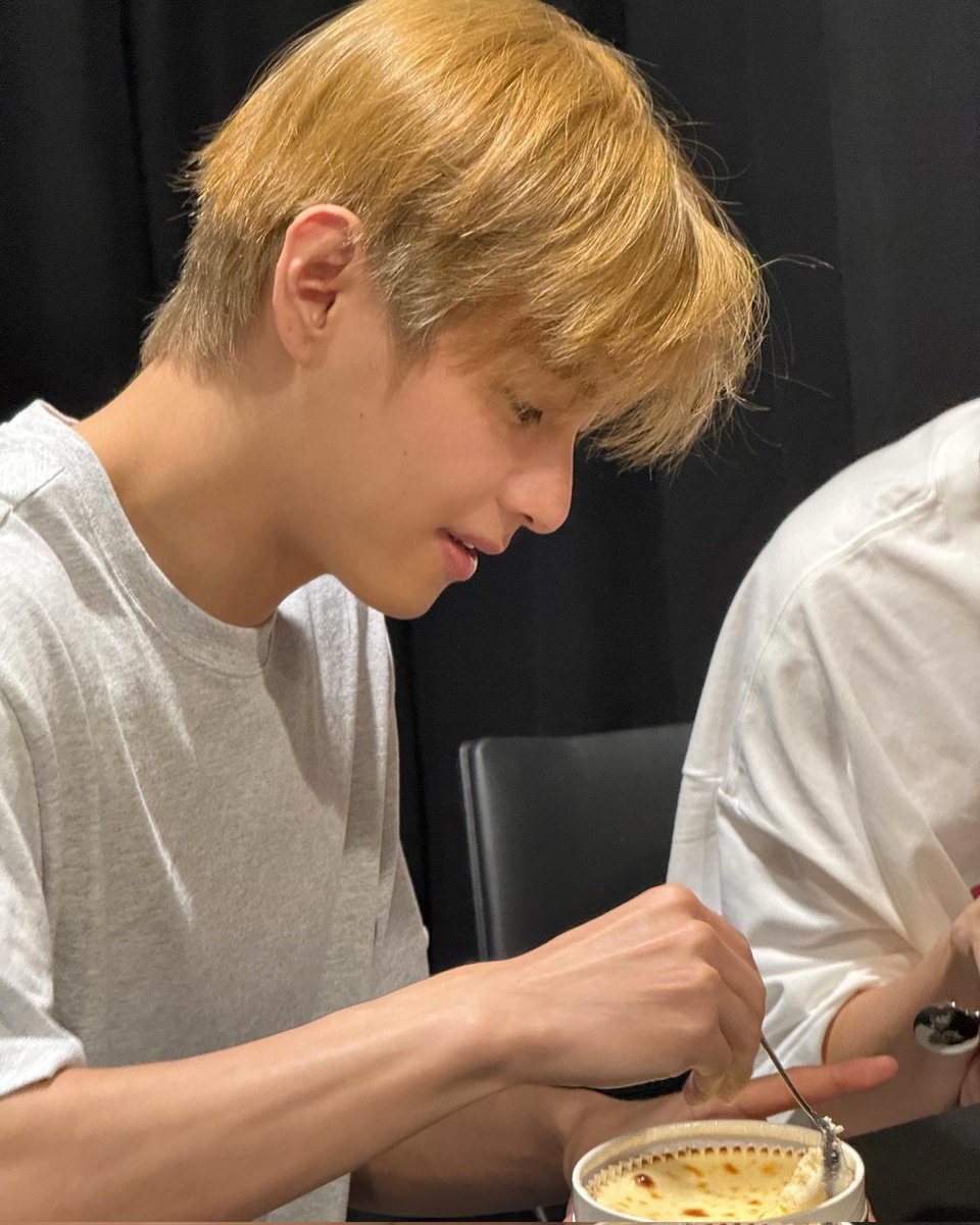 BTSV_Support_Kr's tweet photo. 좋아요, 예쁜 댓글 함께해주세요💜

[인스타그램] bts.bighitofficial #태형

📝 태형이가 멤버들을 위해 가져온 디저트🧀🍰

🌹 https://t.co/VcNYNXBE4J https://t.co/1kkL3CJMbJ